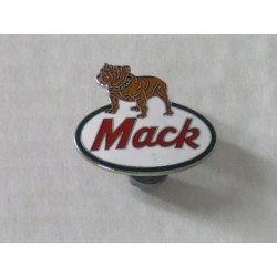 Mack pin groot